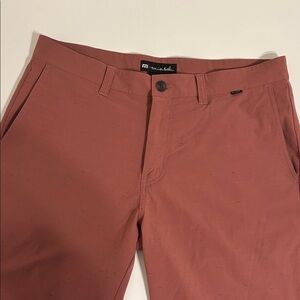 Travis Matthew golf shorts sz 36